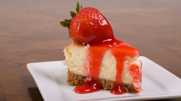 strawberry-cheesecake-625_625x350_41451328900[1].jpg